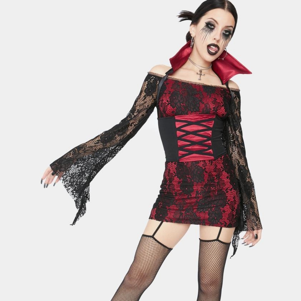 Blood Thirsty Vampire Costume - Picture 2 of 10